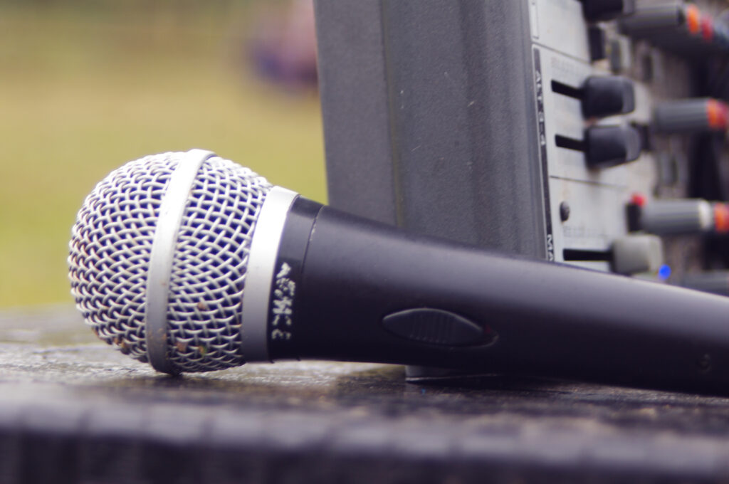 music-2023-11-27-05-08-21-utc